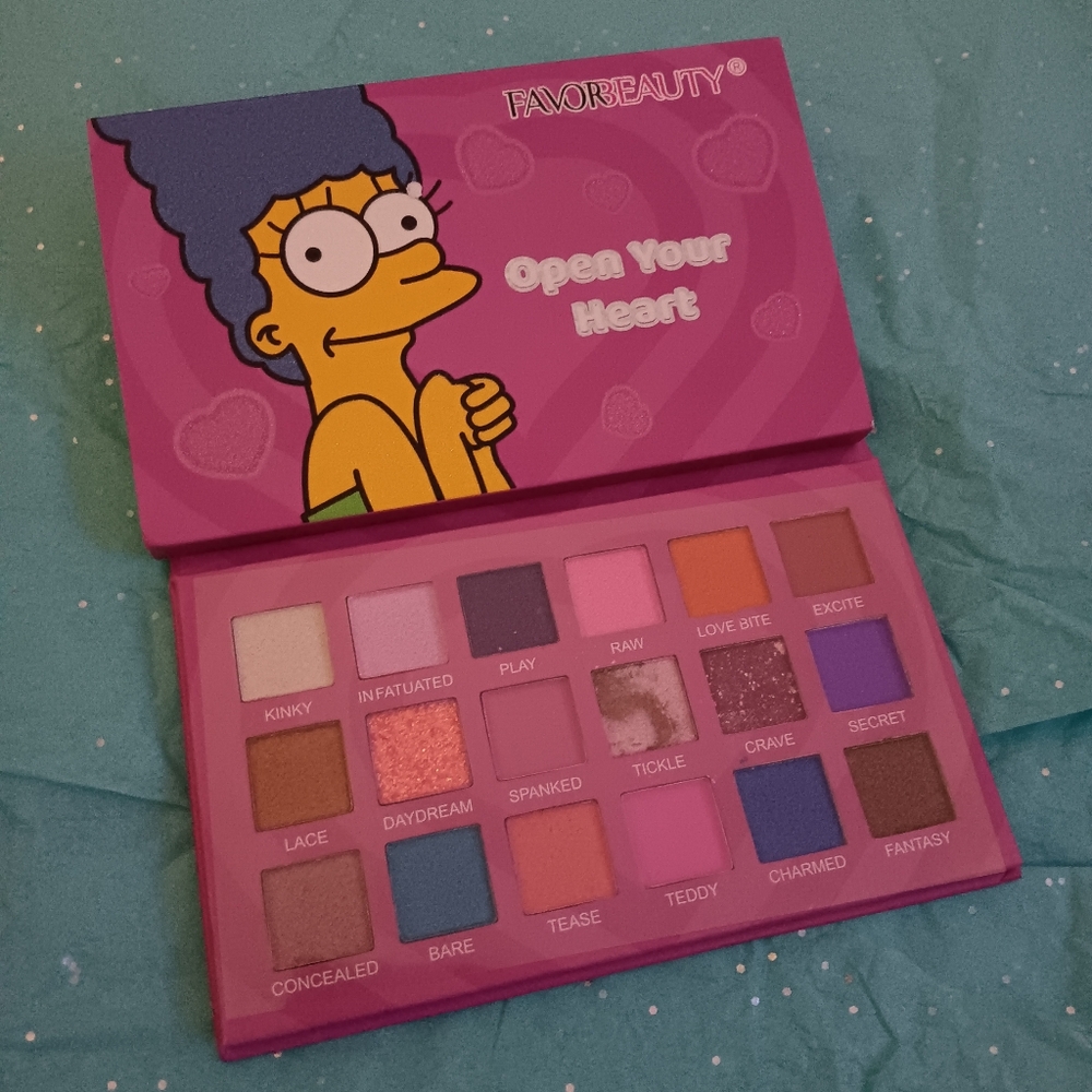 Eye shadow pallet